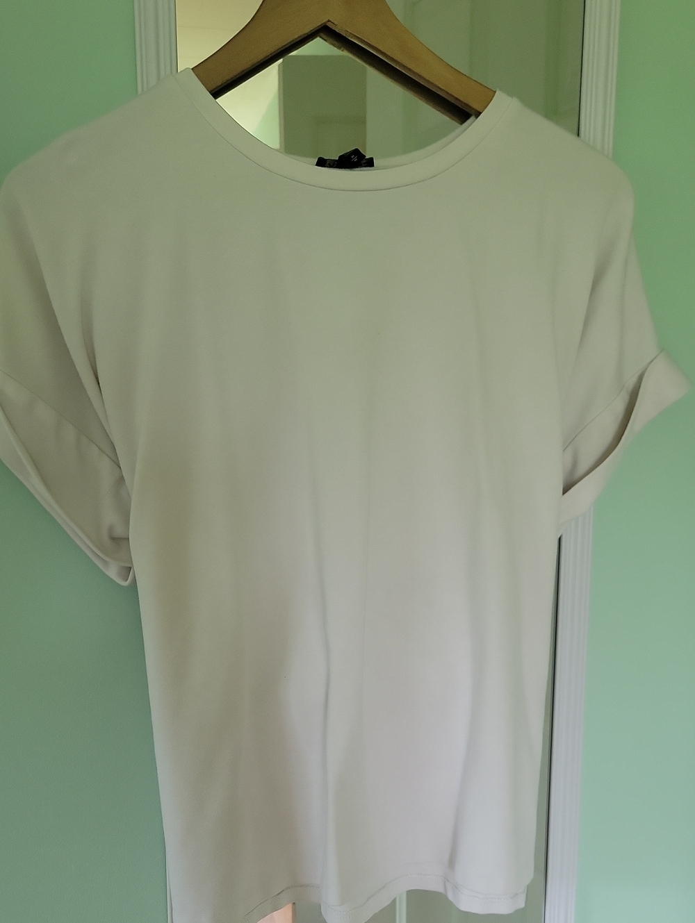 Express Women's Medium Tie-back White Short Sleeve Crew Shirt